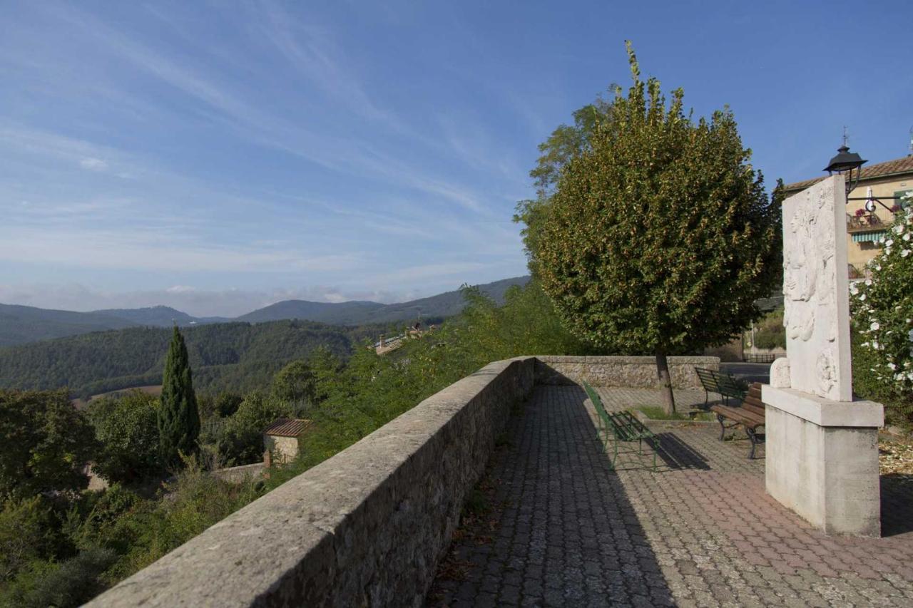 Agriturismo La Via Dell'Oliviera Ciciano Bagian luar foto