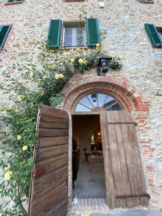 Agriturismo La Via Dell'Oliviera Ciciano Bagian luar foto