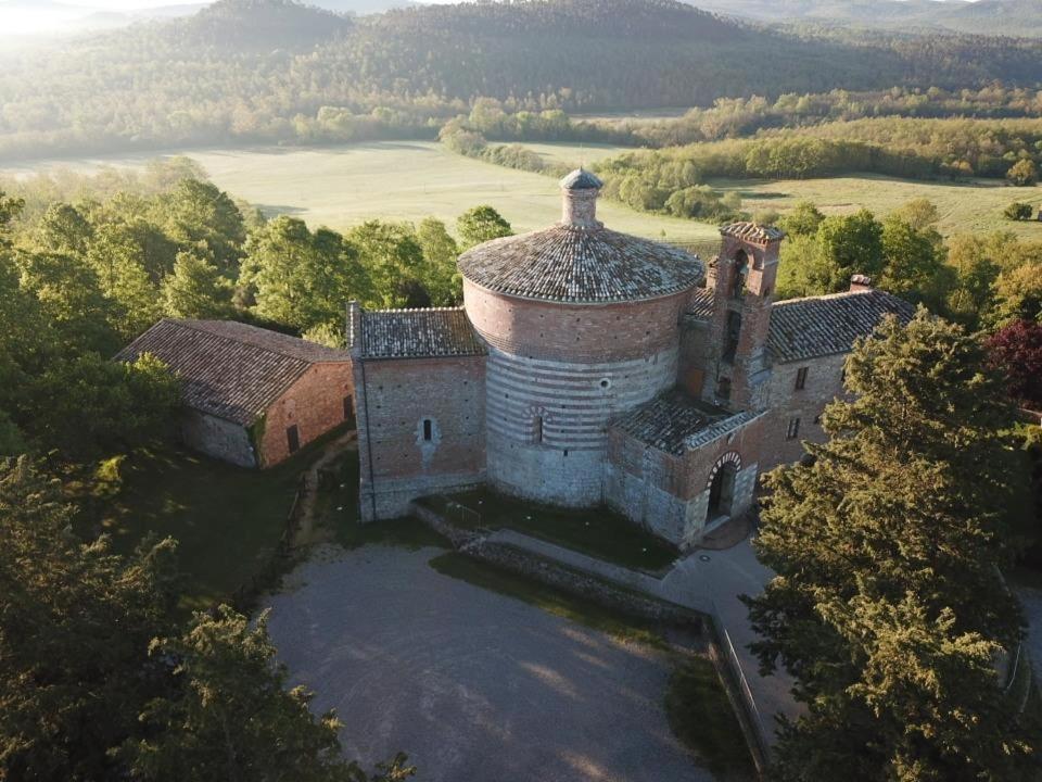 Agriturismo La Via Dell'Oliviera Ciciano Bagian luar foto