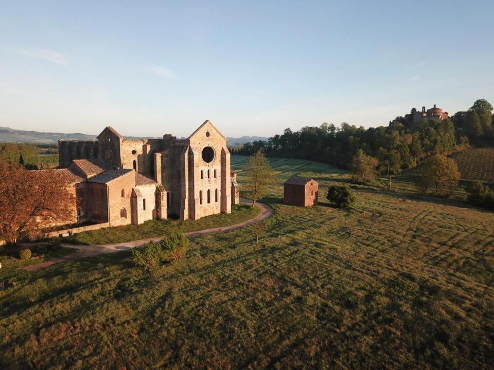 Agriturismo La Via Dell'Oliviera Ciciano Bagian luar foto